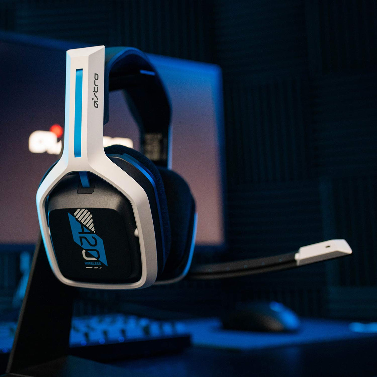 Auriculares inalámbricos ASTRO Gaming Logitech G A20 Gen 2 para PlayStation en color blanco y azul, con diadema y micrófono.